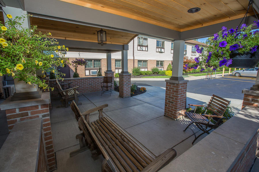 Entrance Sitting Area