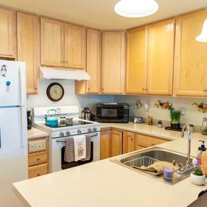 Kitchen[4].jpg